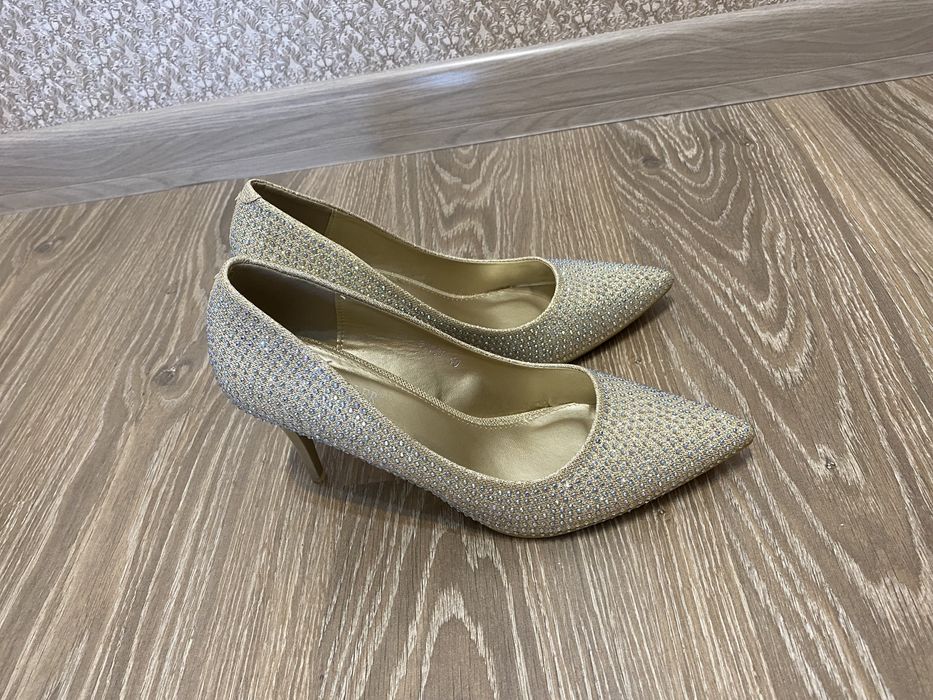 Туфли женские золотистые