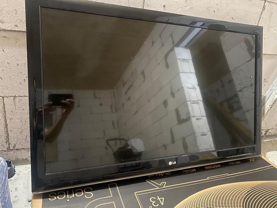 Продам Телевизор LG.