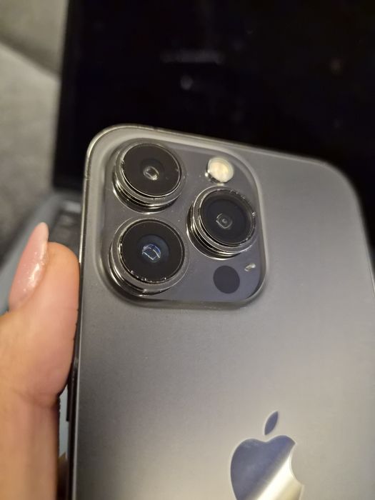 Iphone 13 pro - Перфектен, 100% батерия - оригинална