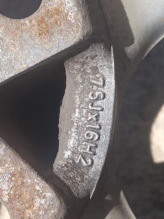 Джанти 5/112/16 ЕТ35 централен отвор 67,2 имат втулки за 57,1мм С гуми