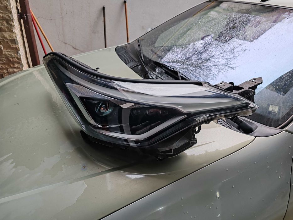 Far dreapta Toyota C-hr full led