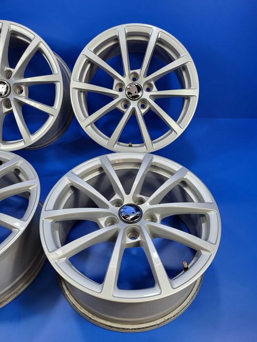 Super Oferta!!  Vand jante foarte usoare R17 ca NOI pt Skoda Octavia-S