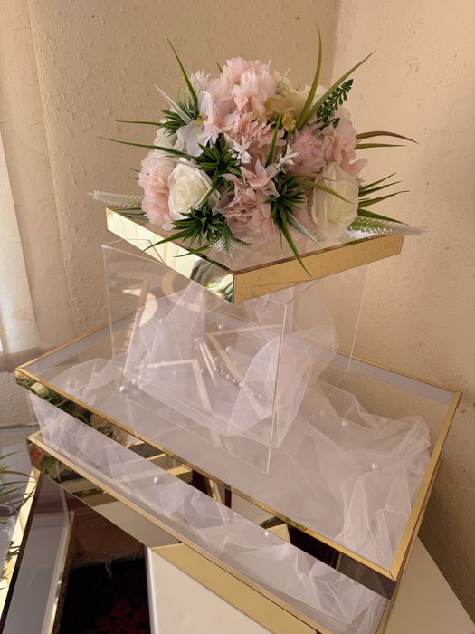 Merry me va Oqliq idish naborlari