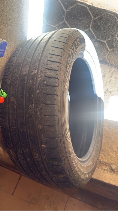 Летнии шины GOODYEAR 215/55 R17