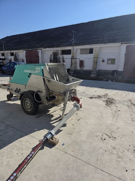 Inchiriez pompa de beton statica