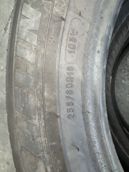 235/60/18 Michelin