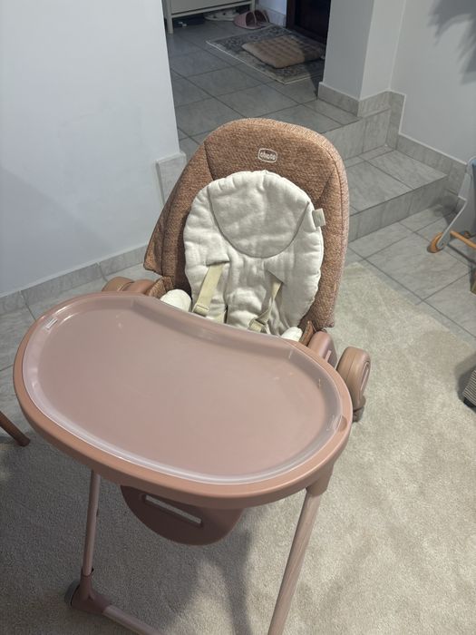 Scaun de masă Chicco pentru bebe – reglabil și pliabil