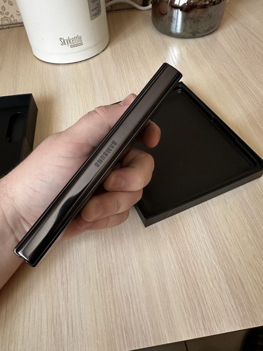 Продам Samsung Galaxy Z Fold 4