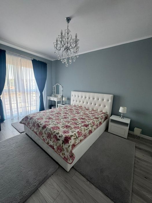 Închiriez apartament cu 2 camere cu loc parcare bloc nou str. Gh.  Doja