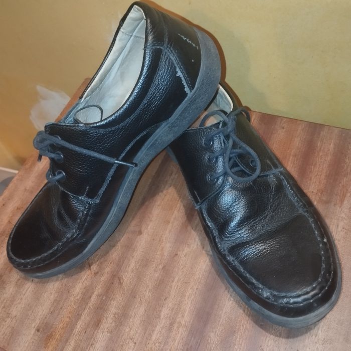 Макасы-туфли 41 размер б/у. Продам! Черного цвета