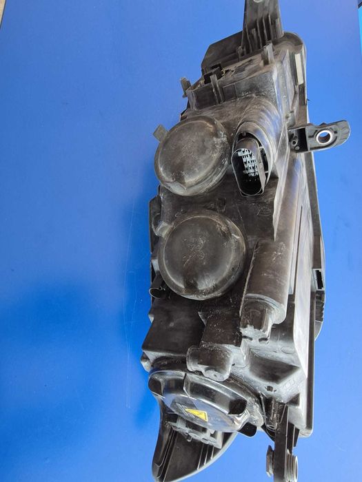far stg. Audi A4, B9, an 2016-2019 8W0.941.044