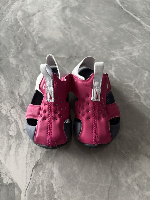 Сандали и маратонки Nike Revolution, Biomechanics