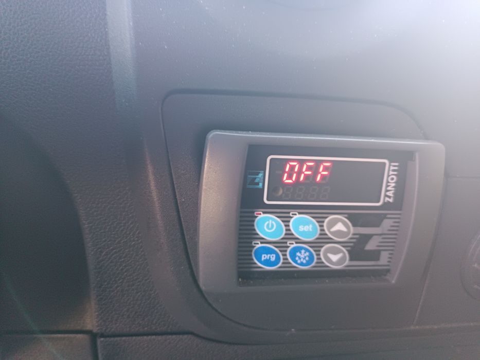 Продавам Опел Мовано на части