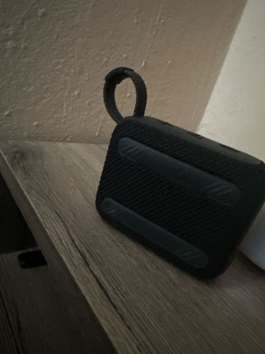 vand boxa JBL go4