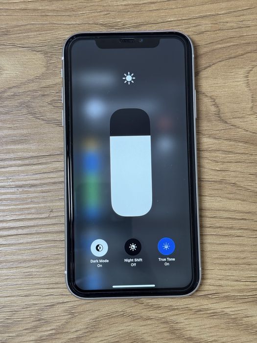 iPhone XR 64gb White battery 80%