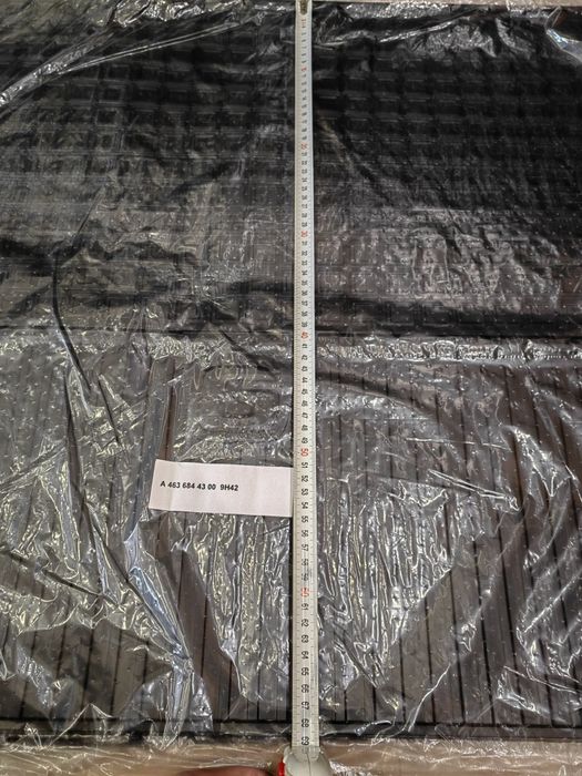 Продавам гумени стелки за Мерцедес бенц G class