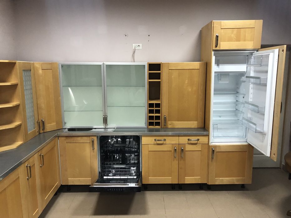 bucatarie lemn masiv  cu electrocasnice incluse