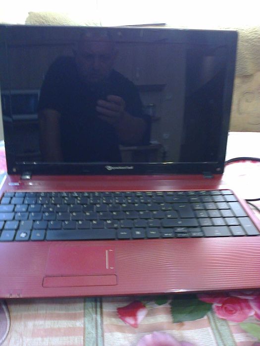 Продавам лаптоп PACKARD BELL