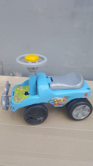 Продам детскую машинку!