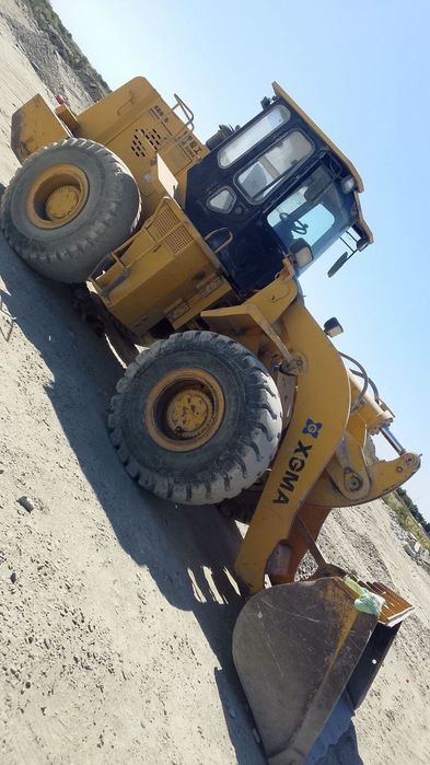 Фронталний погрузчик 3 куб