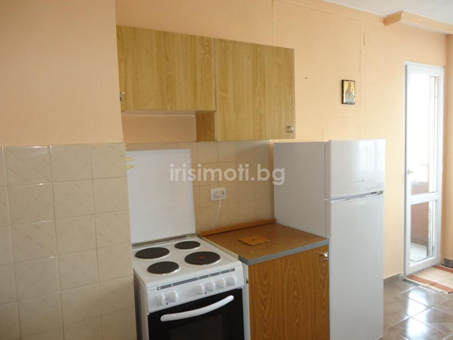 Дава се под наем Двустаен апартамент в София, Надежда 1 - 70 кв.м за 430 € - Снимка #2