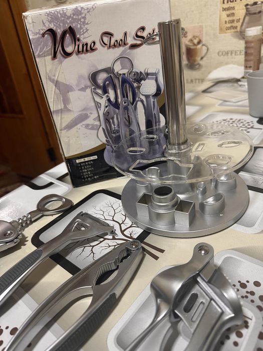 Кухонный набор который приголится в хозяйстве