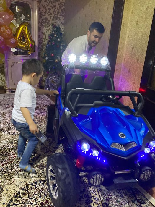 детская машина  б/у , почти не использован , деярли ишлатилмаган