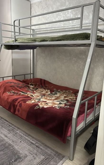 Двухярусная кровать