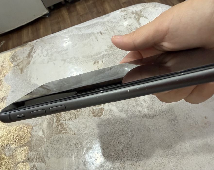 Продам iPhone 11