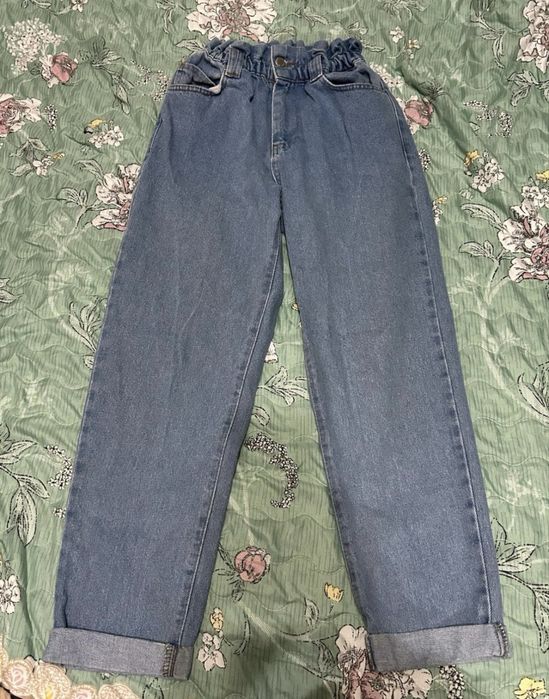 Голубые джинсы мом