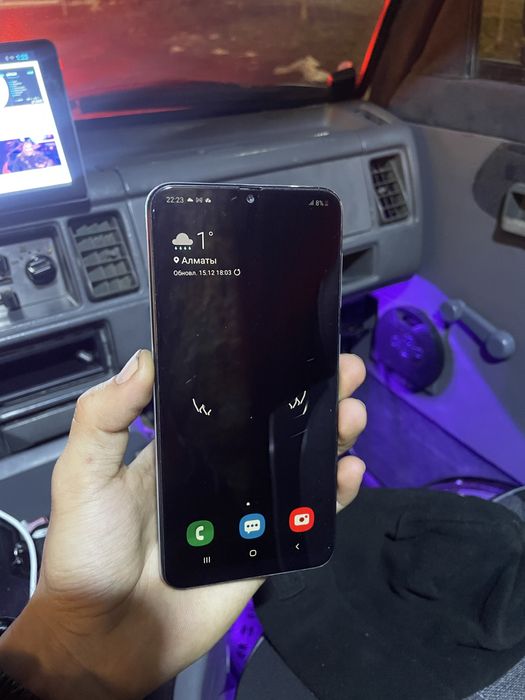 Продам Самсунг А30