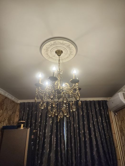 Люстры Срочно  состояние новое