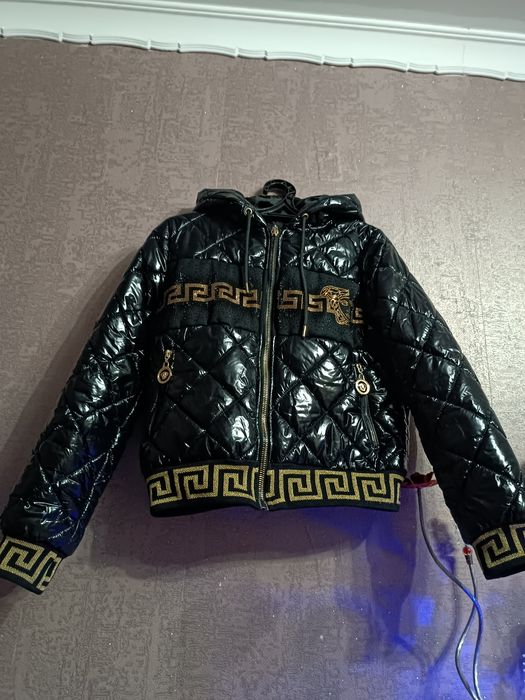 Продаю куртку демисезонная М