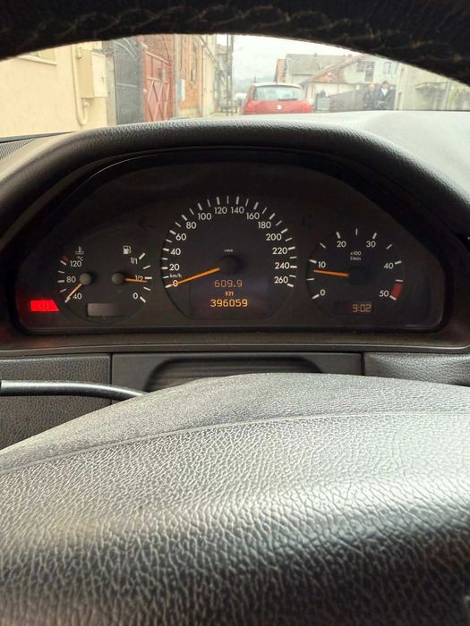 Mercedes Benz E 200 CDI