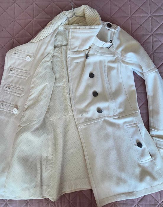 Palton crem, Bershka