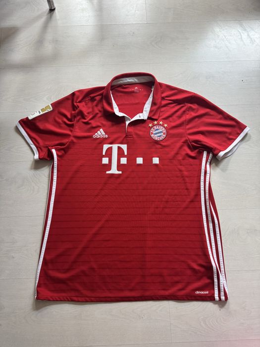 Футболни екипи