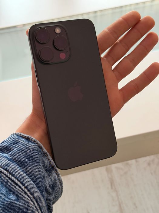 Продавам Iphone 15 pro max 256 GB