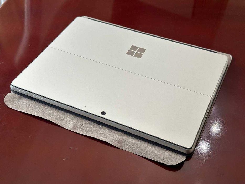 Surface Pro 9 / Intel® Core ™ i7-12th GEN / RAM 16GB / SSD 256GB