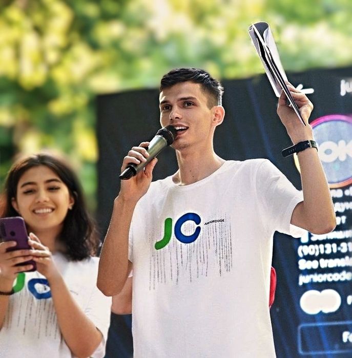 Ведущий для всех