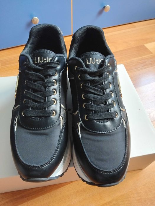 Сникърси на Luijo