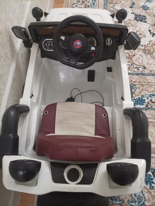 Машина игрушечная