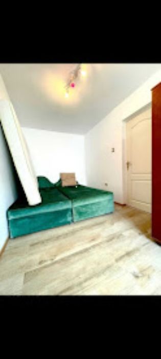 Închiriez apartament cu 3 Camere