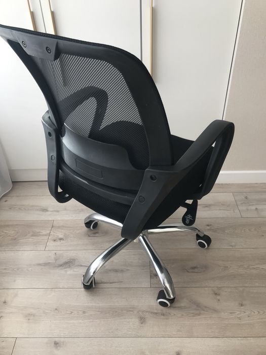 Продам кресло офисное