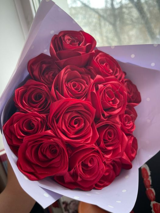 Розы из атласной ленты