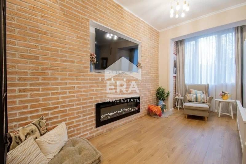 Продава се Двустаен апартамент в София, Докторски паметник - 40 кв.м за 3685 €/кв.м - Снимка #1