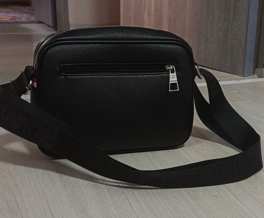 TOMMY HILFIGER торг есть 6500тг