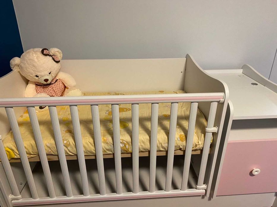 Детско легло тип люлка, почти ново, в отлично състояние!