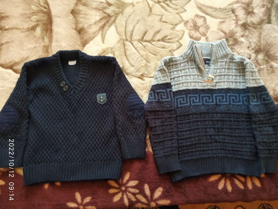 Свитера на мальчика 5-7 лет.цена по 80.000