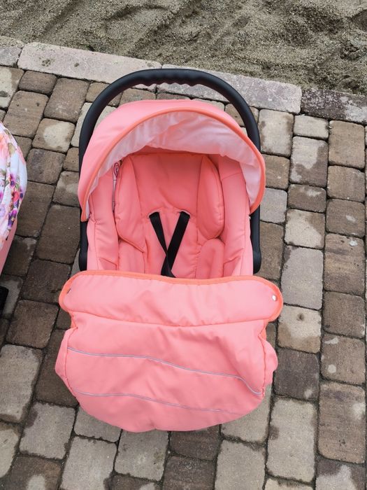 Vând Carucior bebelusi 3in1