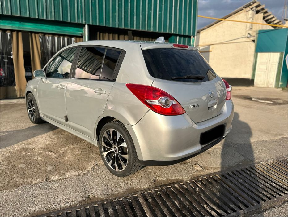 Nissan tiida avtomat